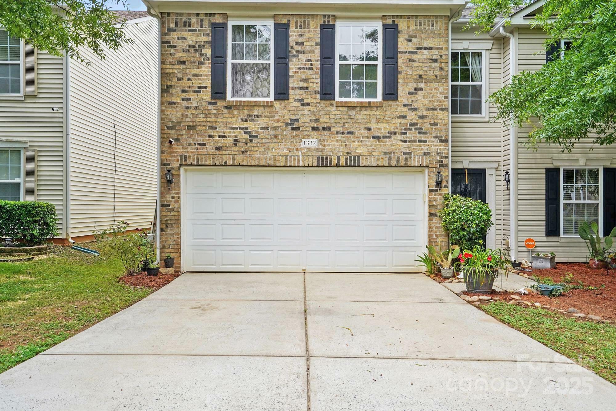 Property Photo: 1332 Waterlily Lane NC 28262