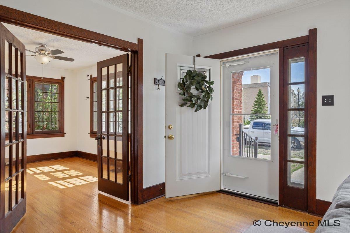 Property Photo: 2921 Thomes Ave WY 82001