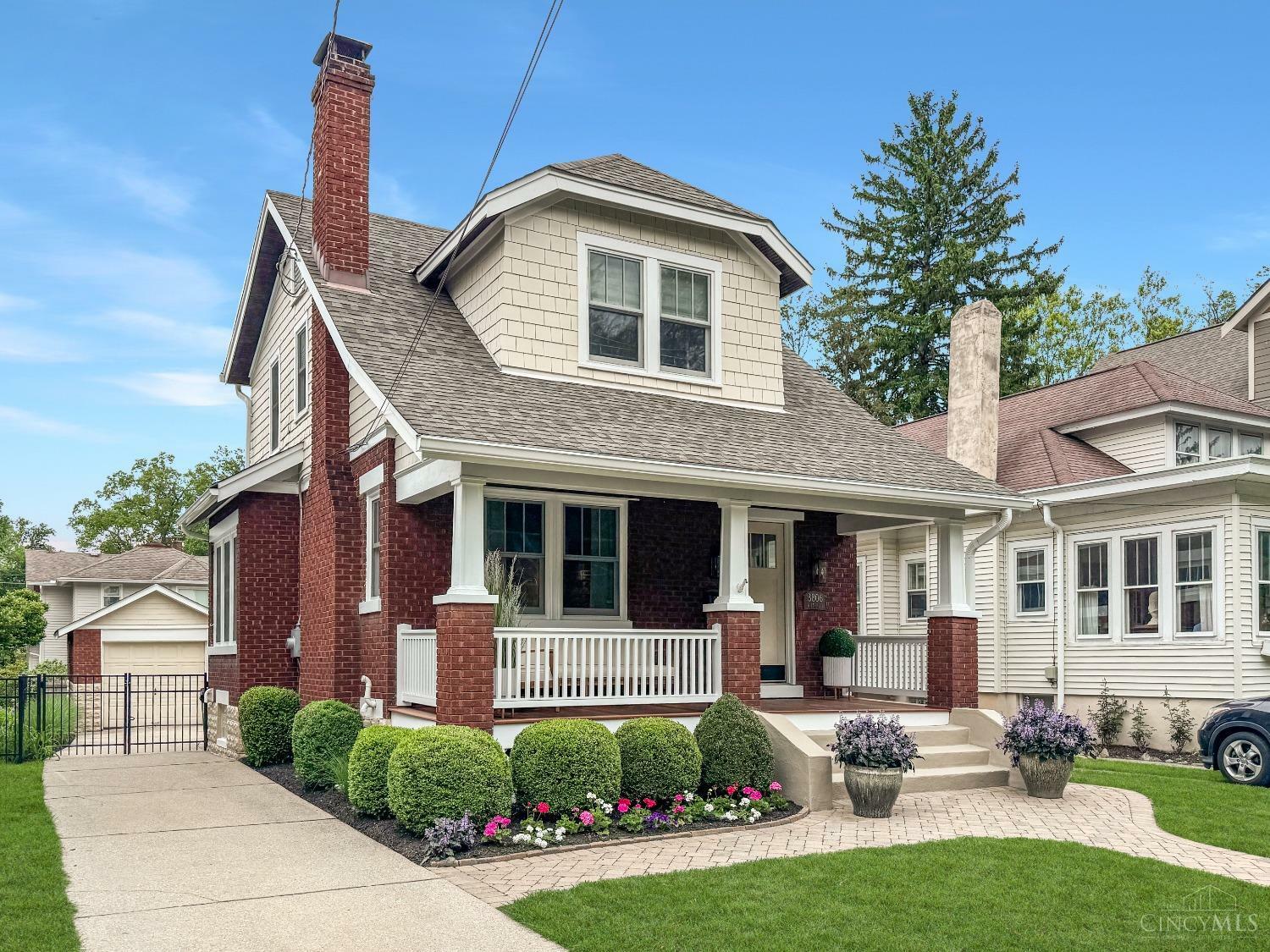 Property Photo: 3806 Ault Park Avenue OH 45208