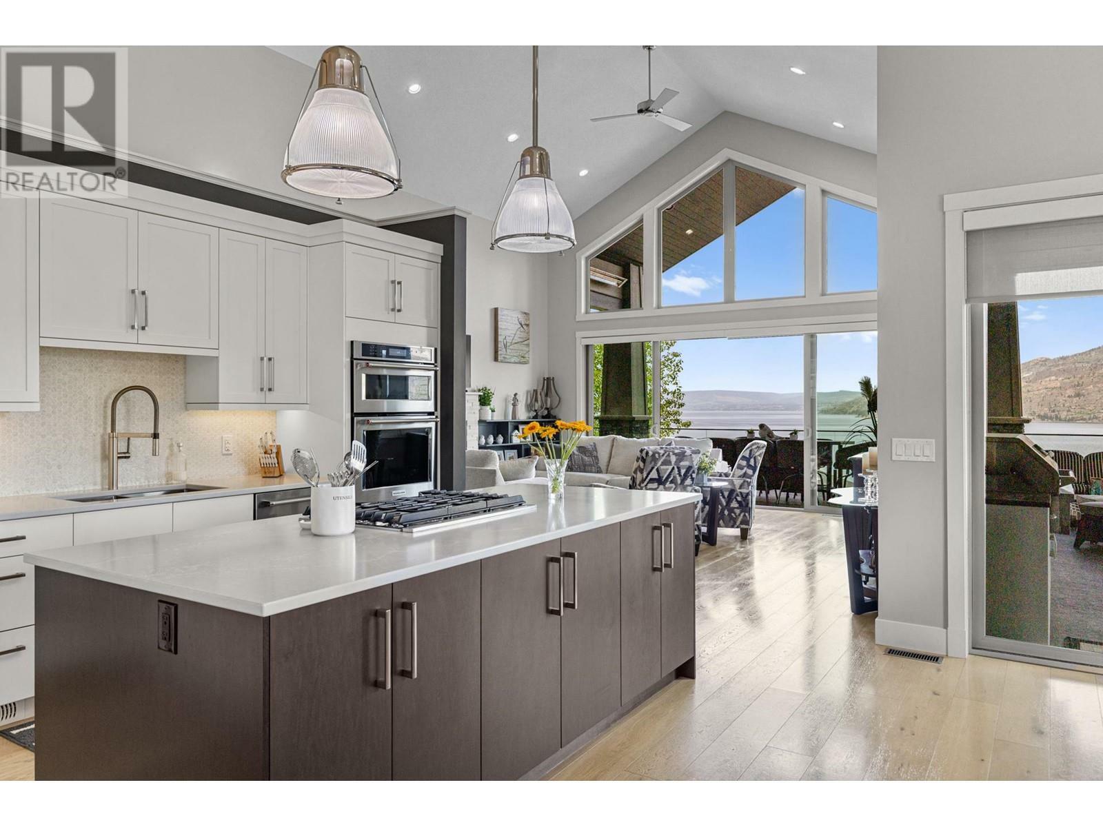 Property Photo: 6267 Sundstrom Court 1 BC V0H 1X7