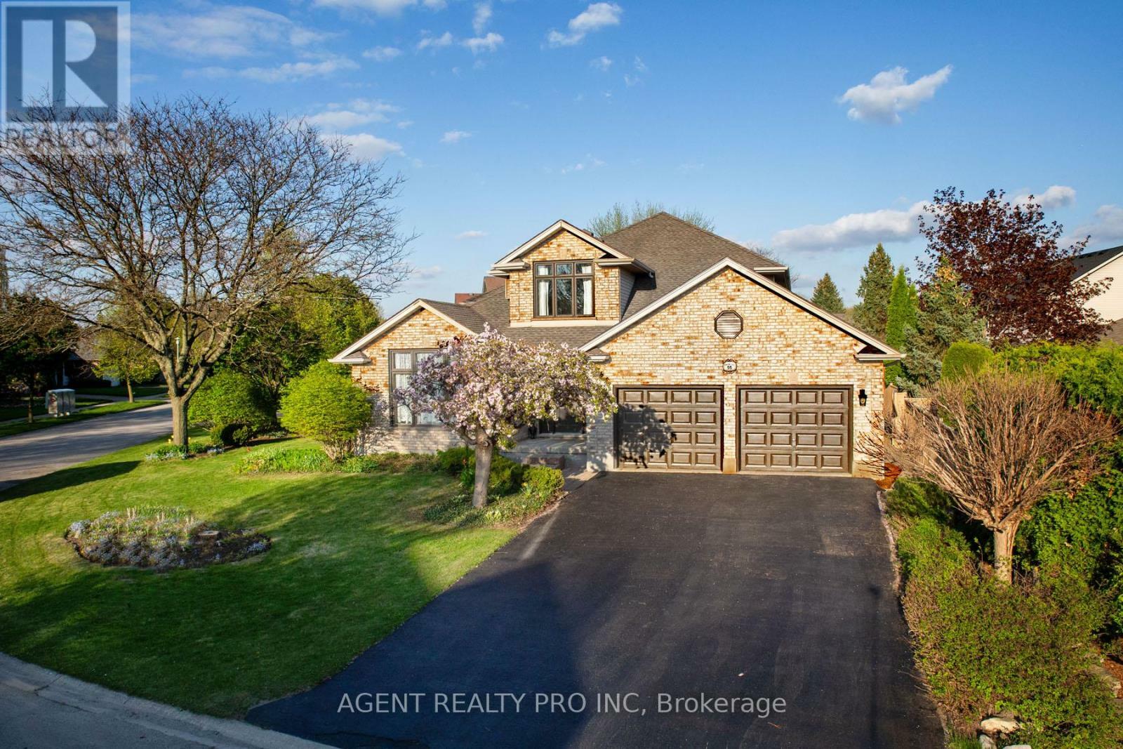 Property Photo: 55 Moraine Crescent ON N6G 4Z1