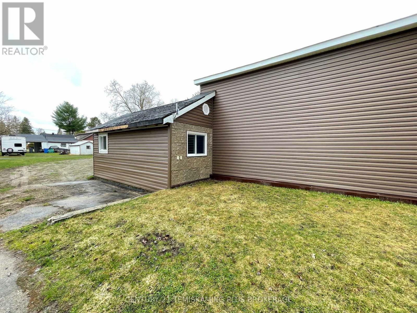 Property Photo: 30 Seventh Avenue ON P0J 1H0