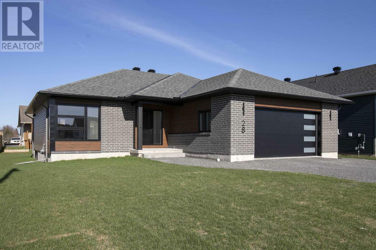 Property Photo: 28 Noah Dr ON P6C 6E6