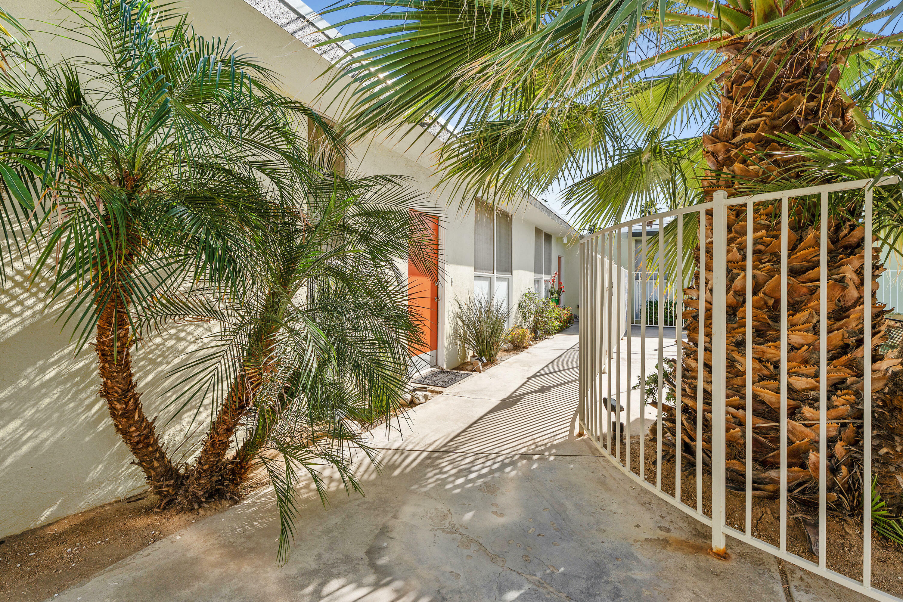 Property Photo: 1777 E Arenas Road 3 CA 92262