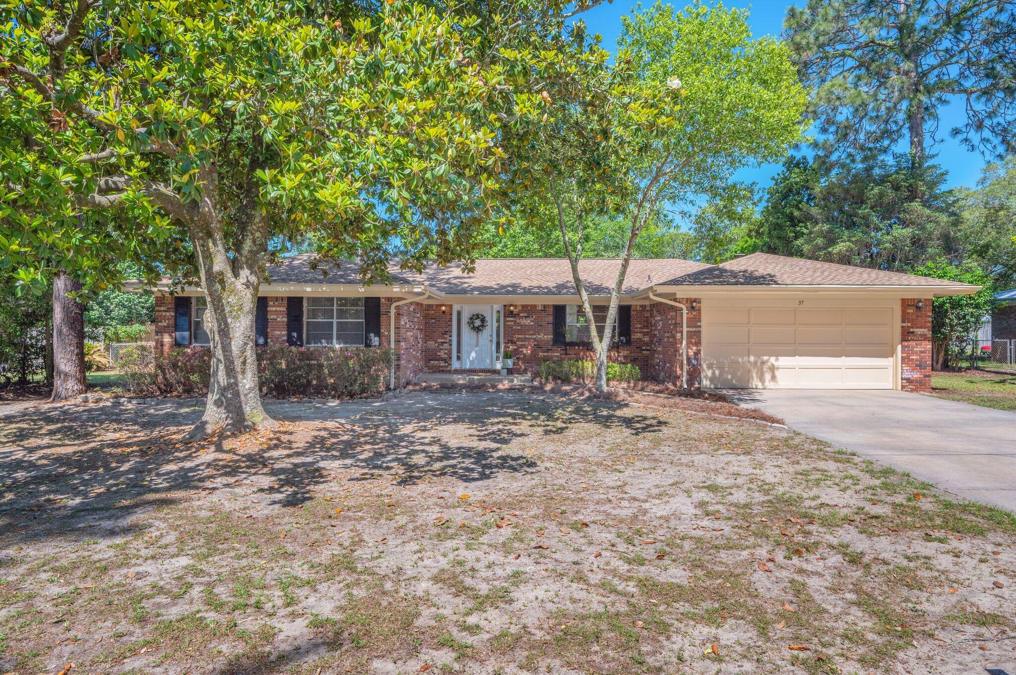 Property Photo: 37 James Drive FL 32579