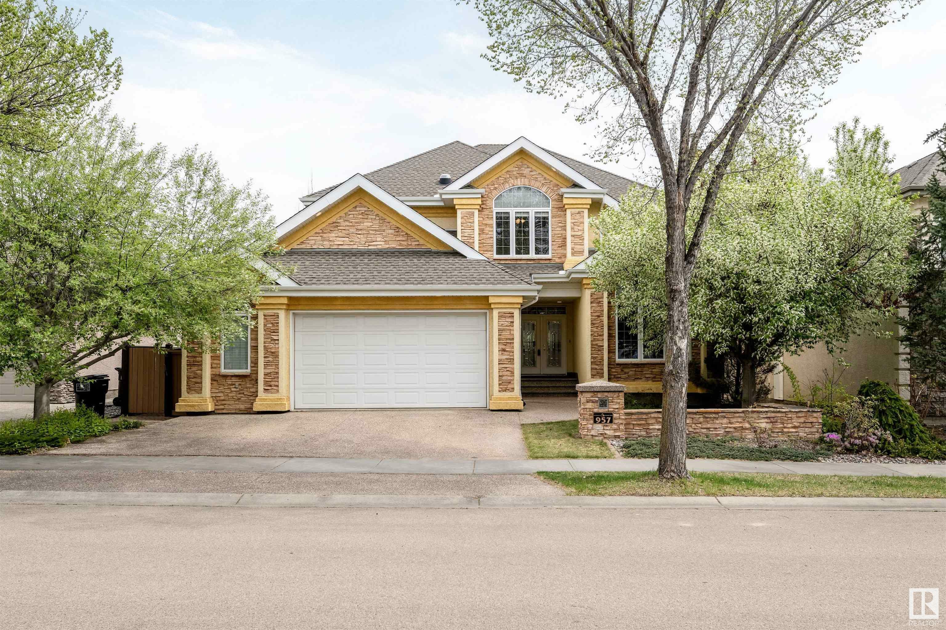 957 Hollingsworth Bend NW  Edmonton AB T6R 3G8 photo