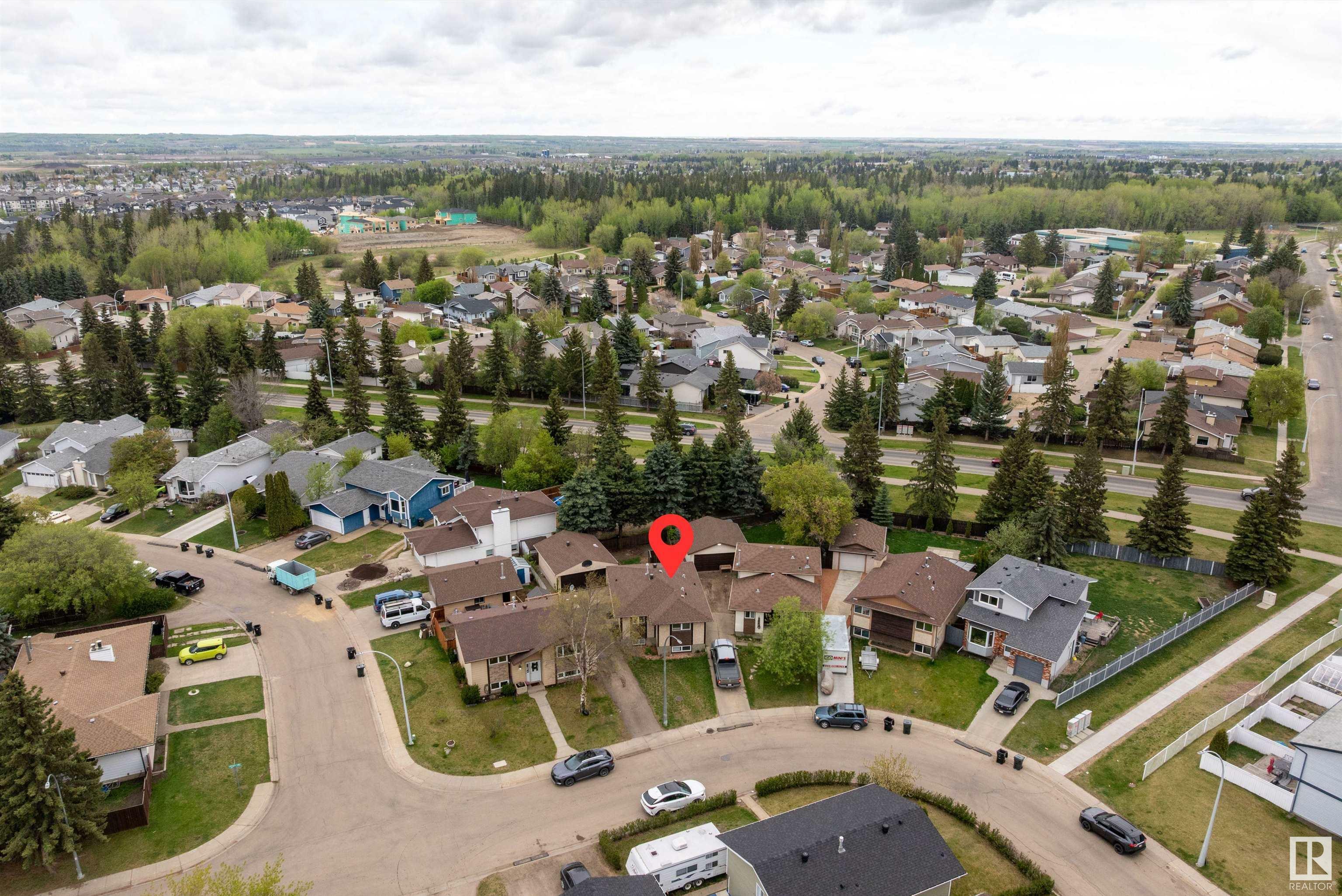 Property Photo: 108 Westridge Crescent AB T7X 1R6