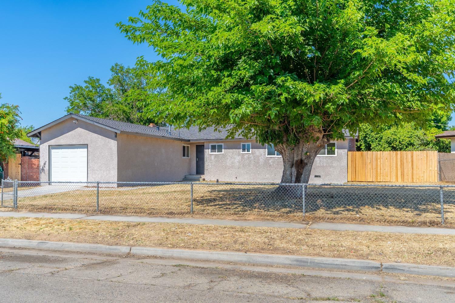 Property Photo: 2379 S Price Avenue CA 93725