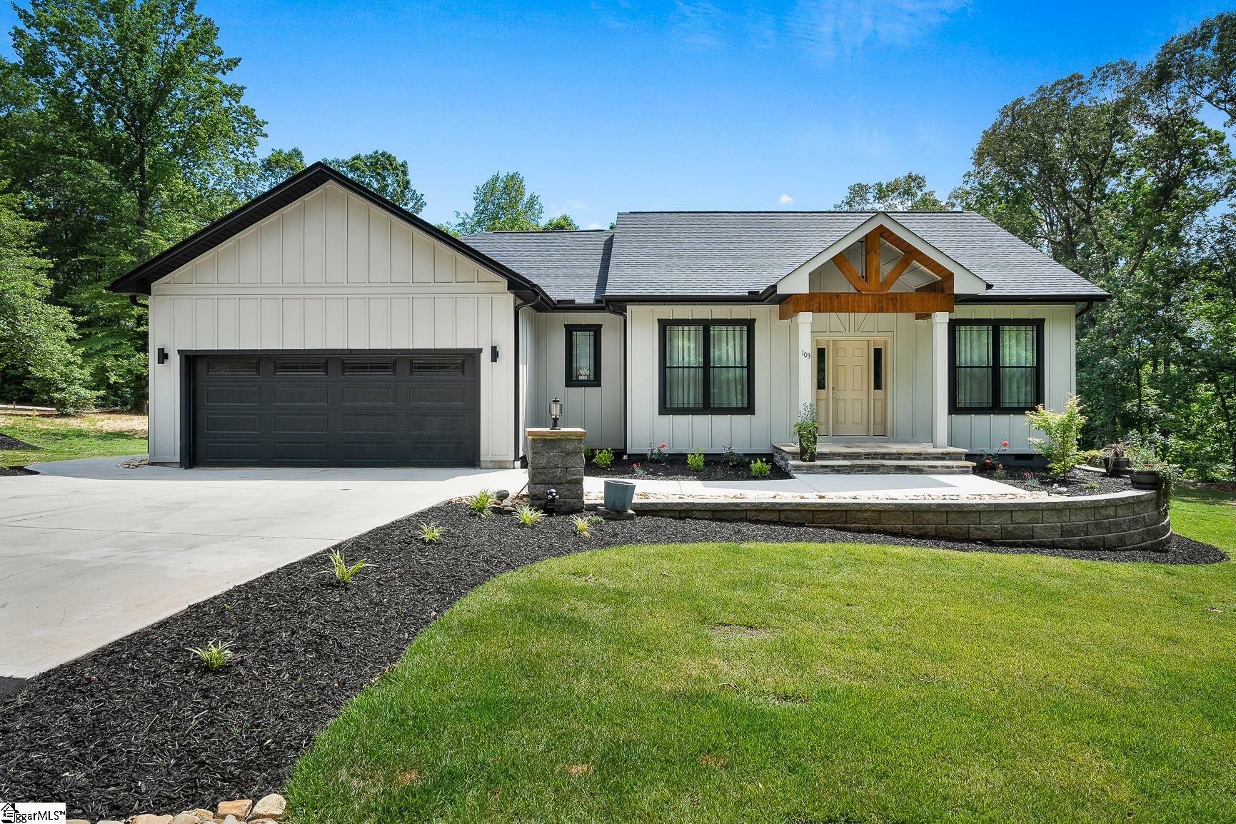 Property Photo: 103 Benjamin Drive SC 29689
