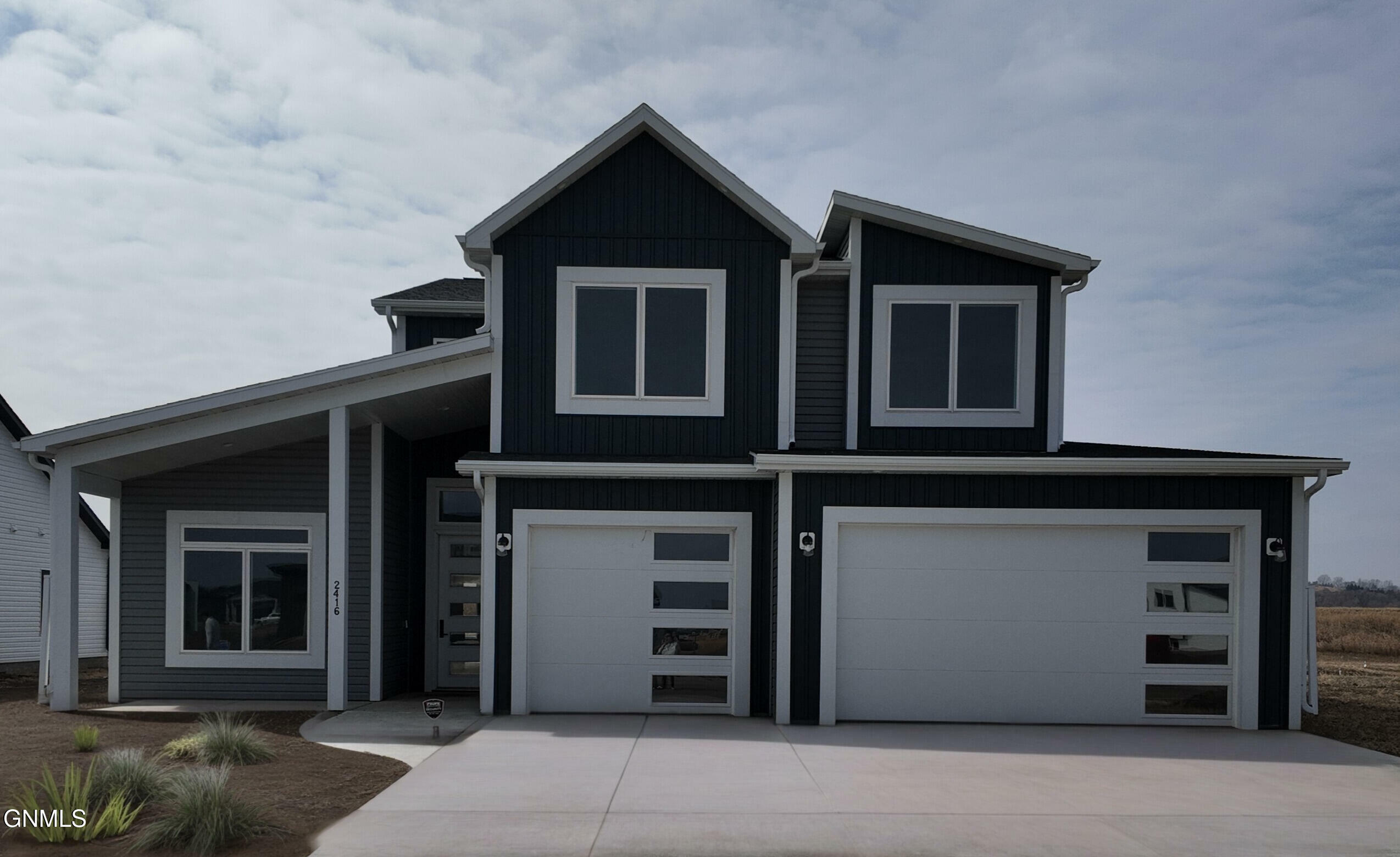 2416 Dutton Circle SE  Mandan ND 58554 photo