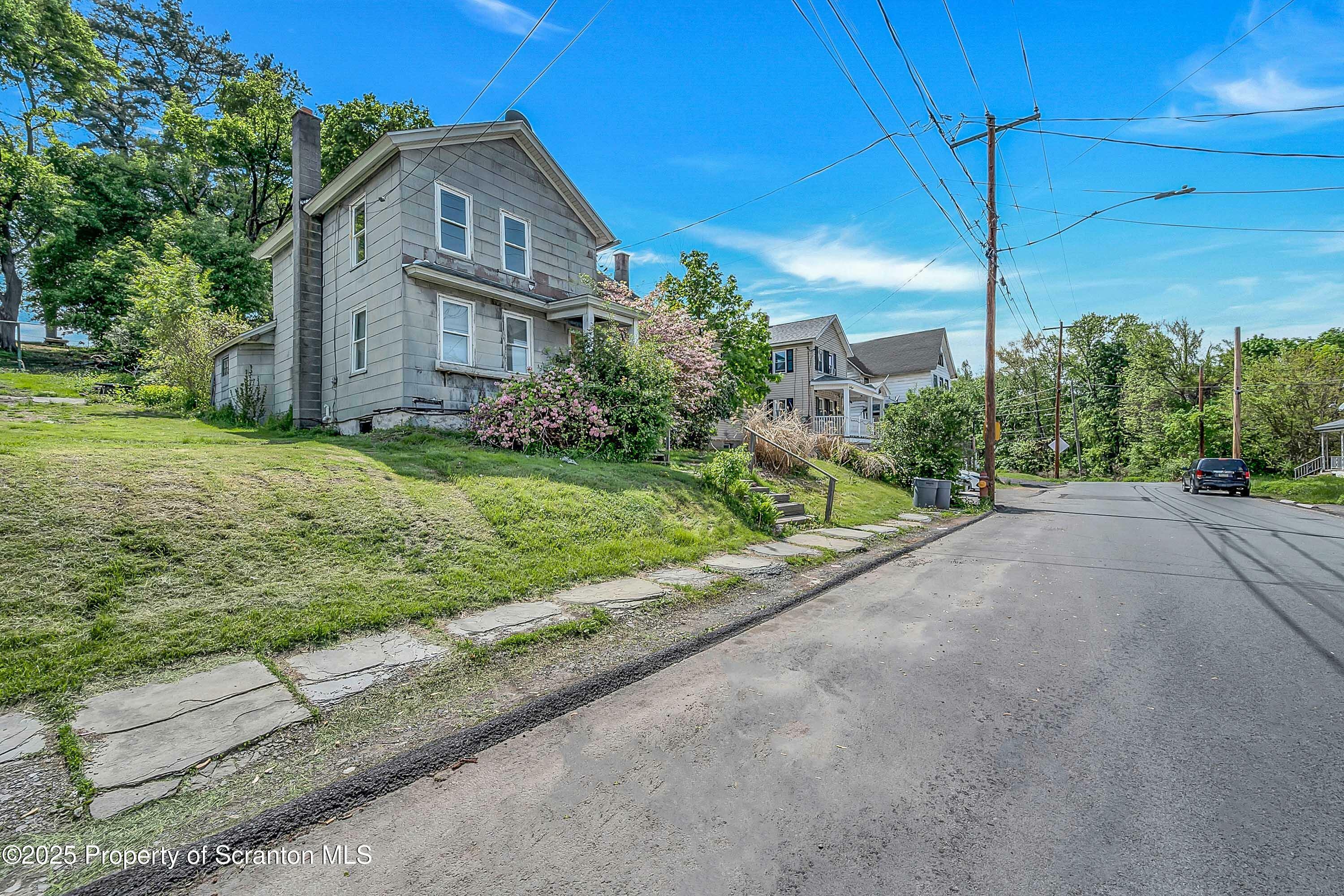 Property Photo: 193 W Parker Street PA 18508