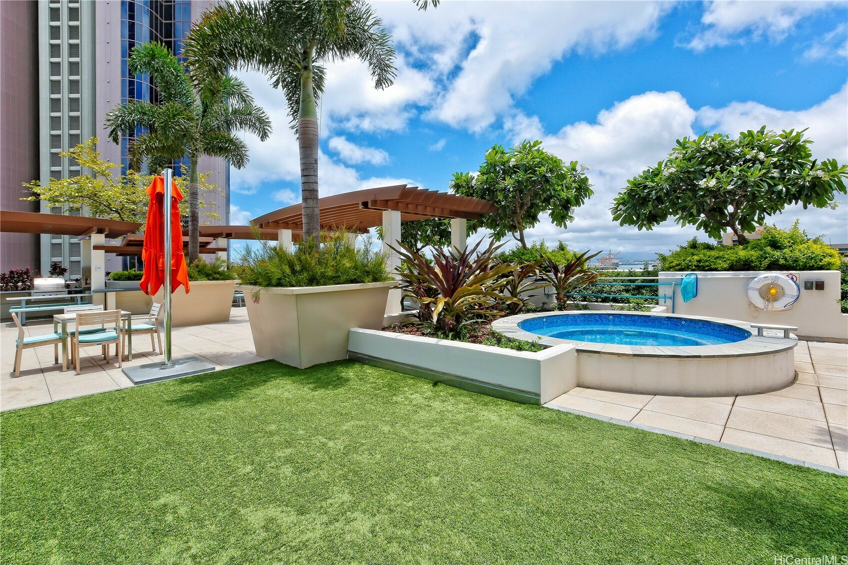 Property Photo: 555 South Street 2905 HI 96813