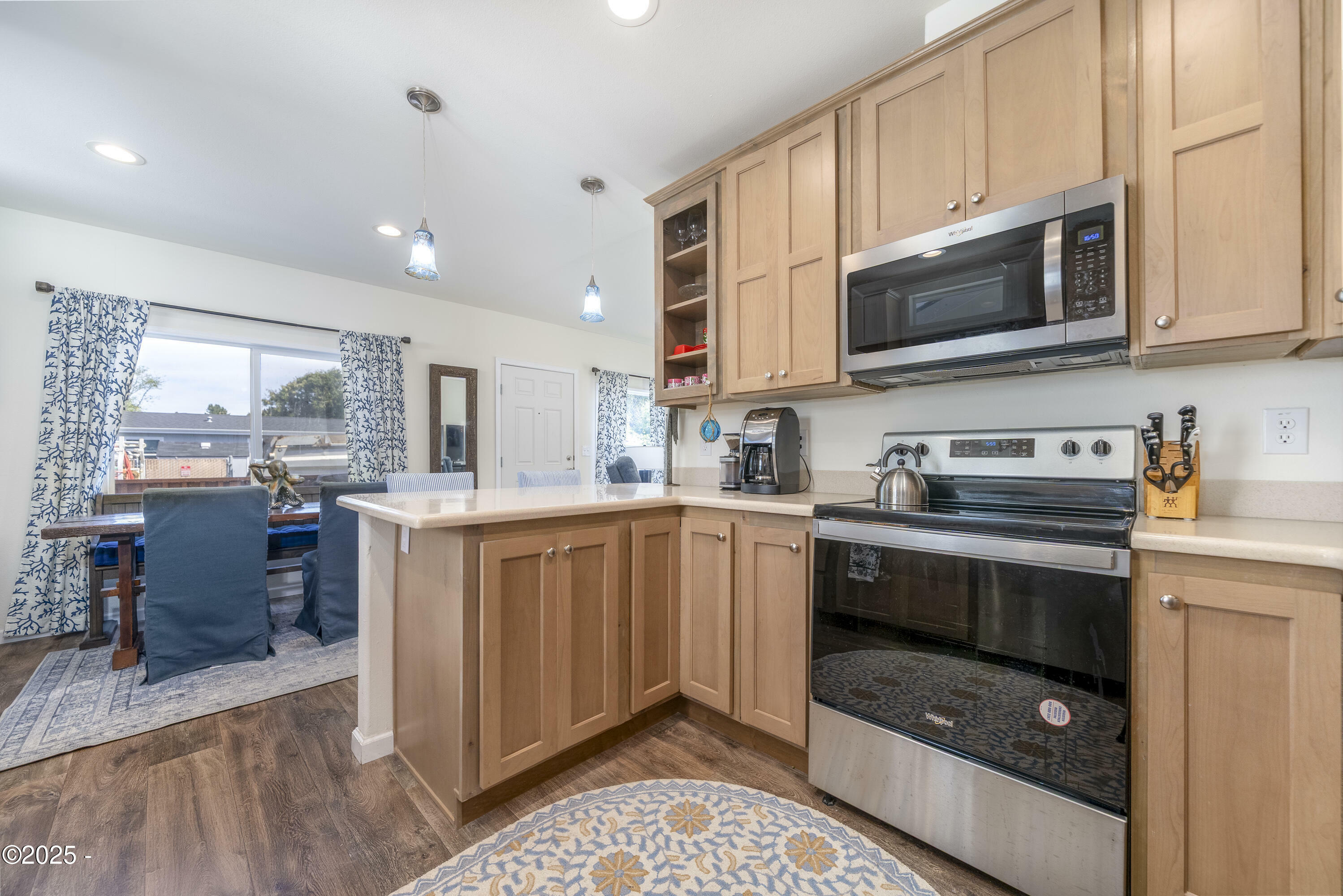 Property Photo: 4875 N Hwy 101 2 OR 97341