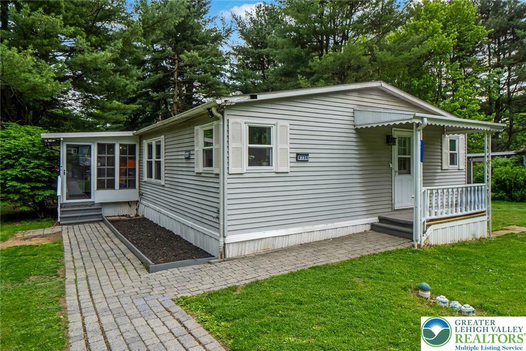 8736 Evergreen Circle  Upper Macungie Twp PA 18031 photo