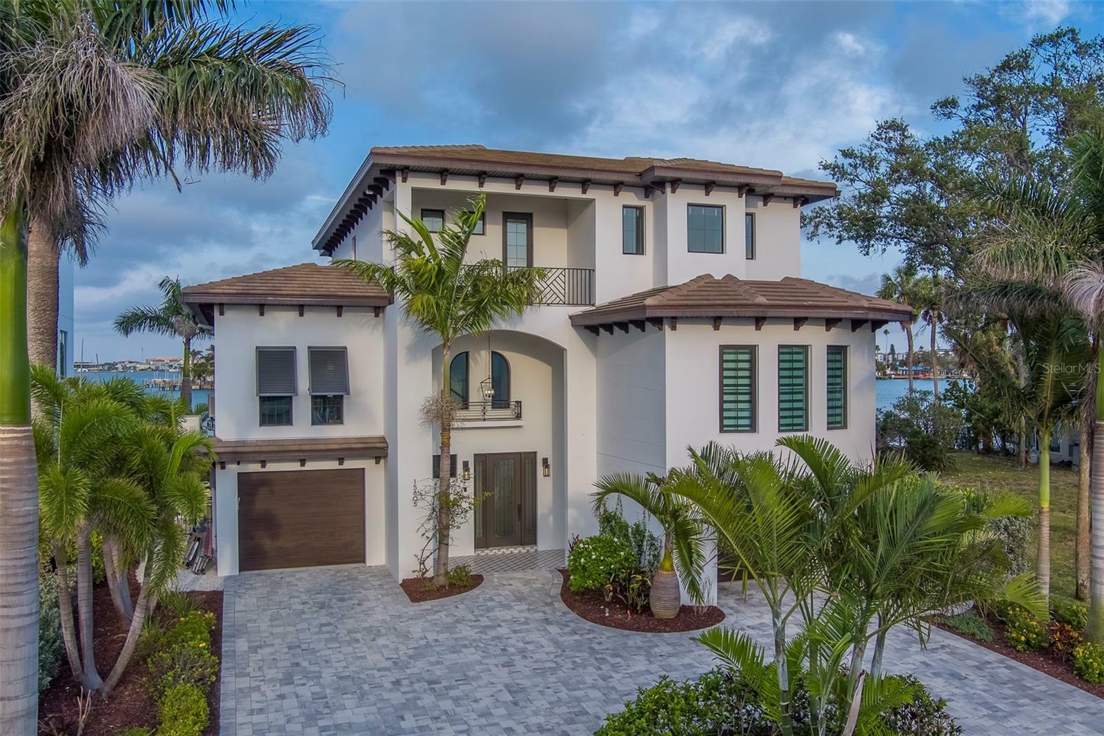Property Photo: 15805 Redington Drive FL 33708