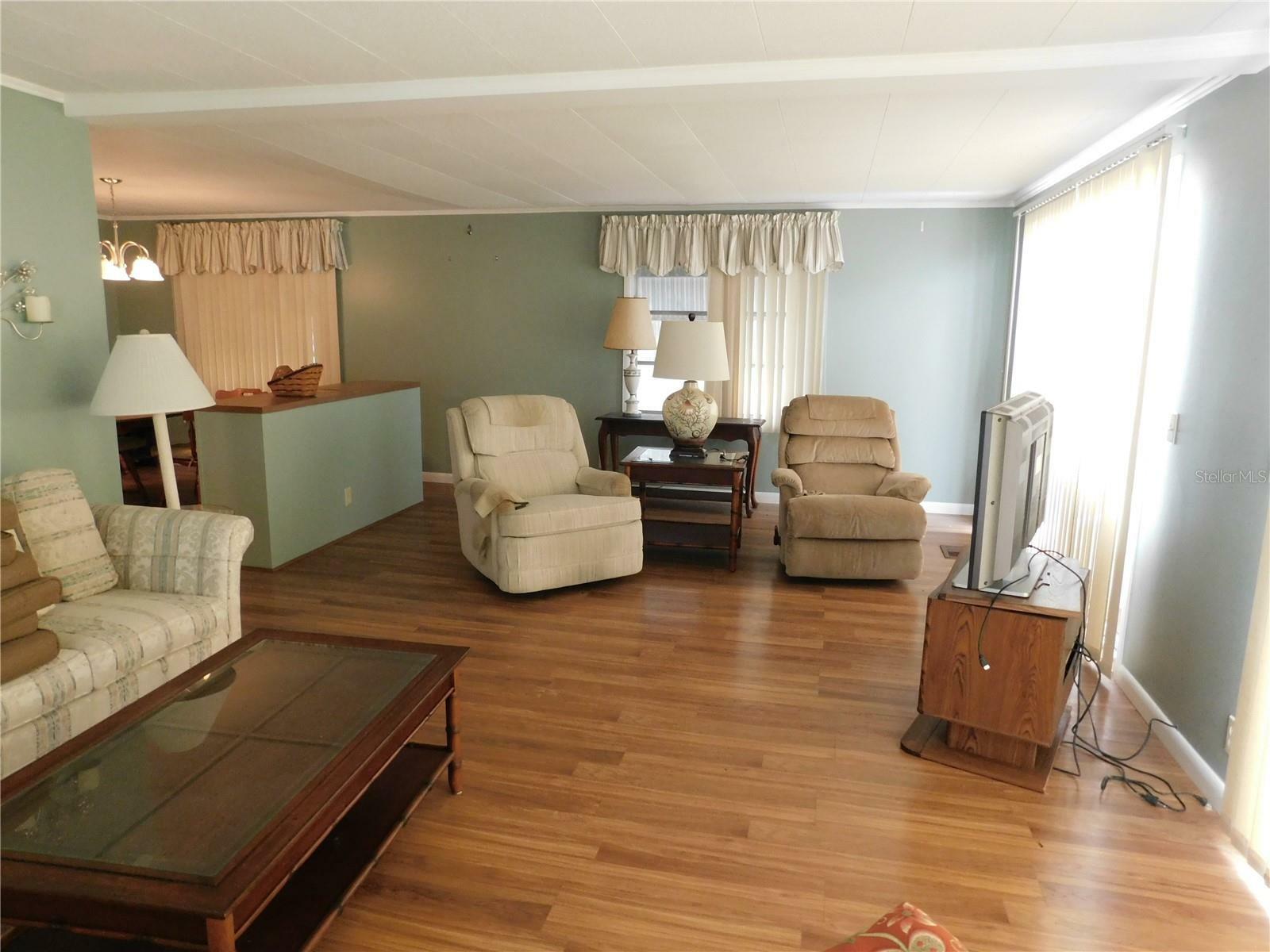 Property Photo: 1212 45th Avenue E FL 34222