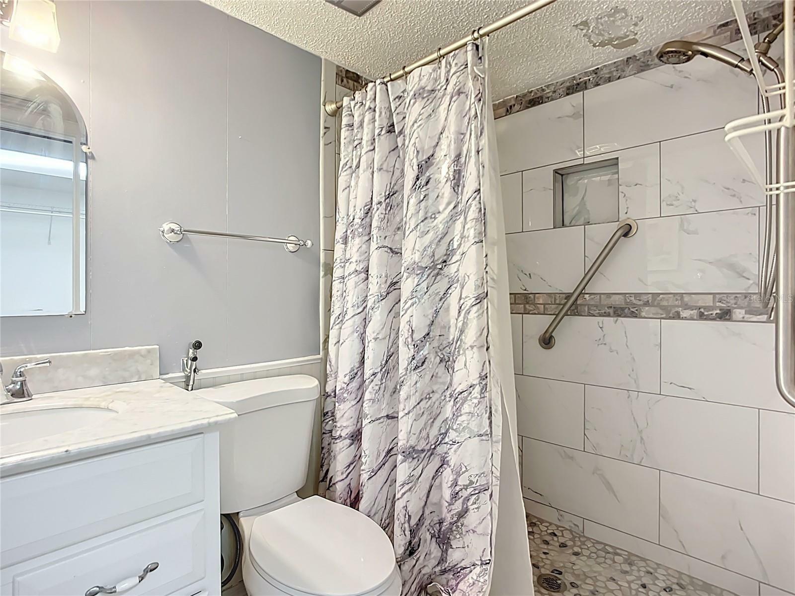 Property Photo: 3702 Lake Bayshore K-412 Drive 412 FL 34205