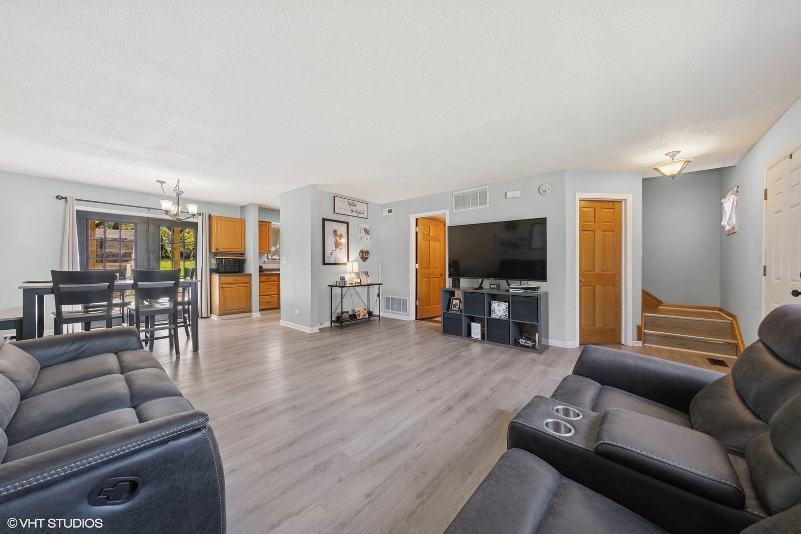 Property Photo: 3130 Winchester East Court IL 60504