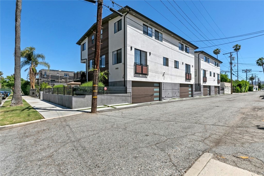 Property Photo: 14438 Tiara Street CA 91401