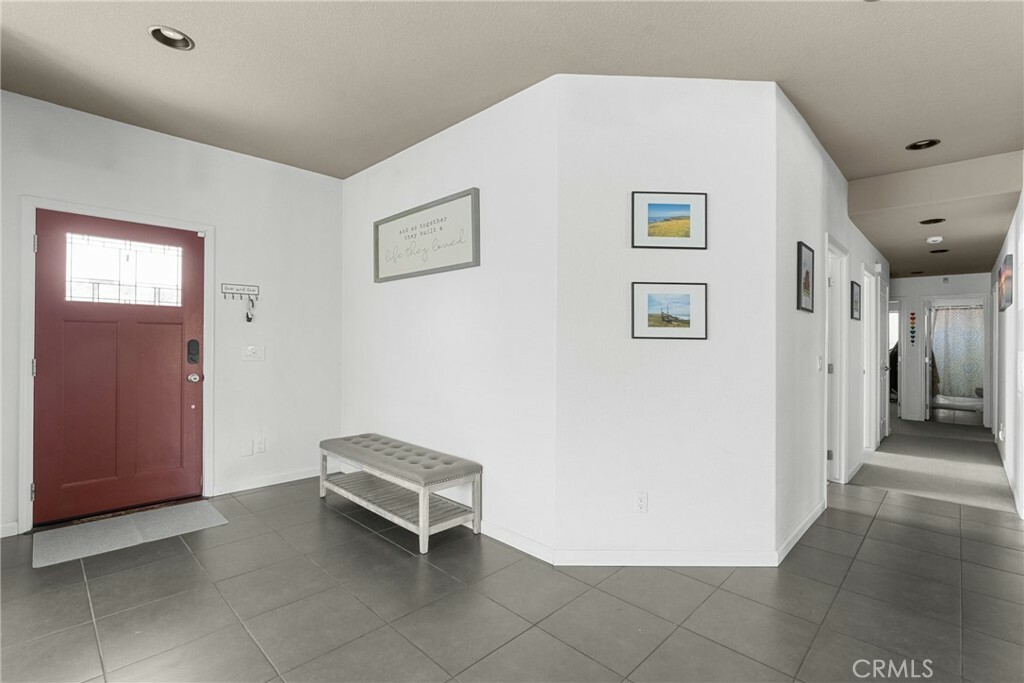 Property Photo: 6000 Via Colonia Court CA 93422
