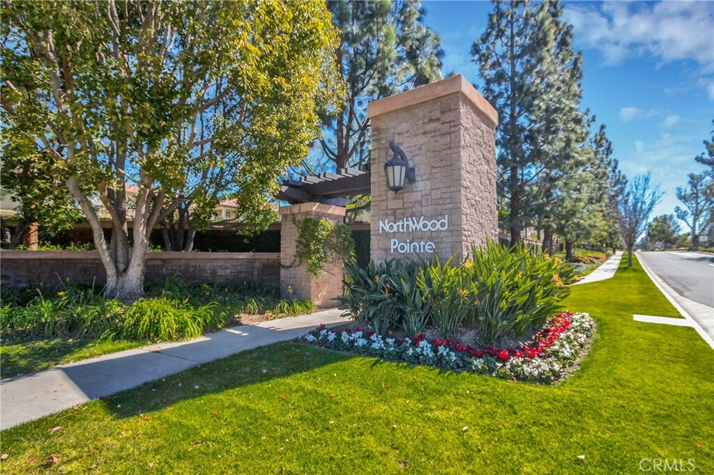 Property Photo: 6 Heatherwood CA 92620