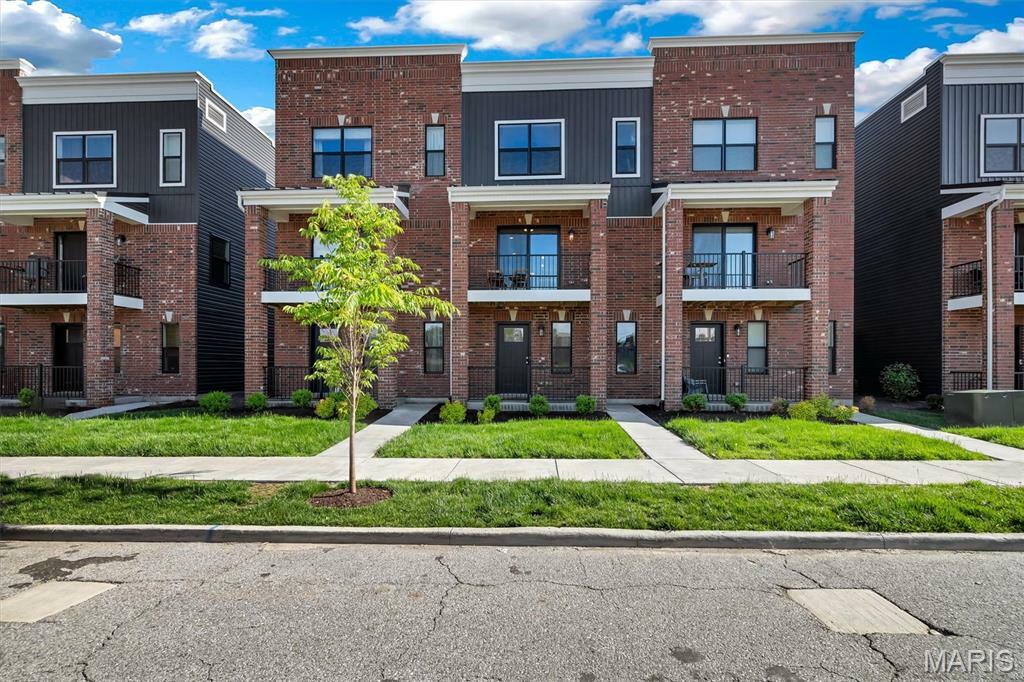 Property Photo: 5014 Daggett Avenue MO 63110