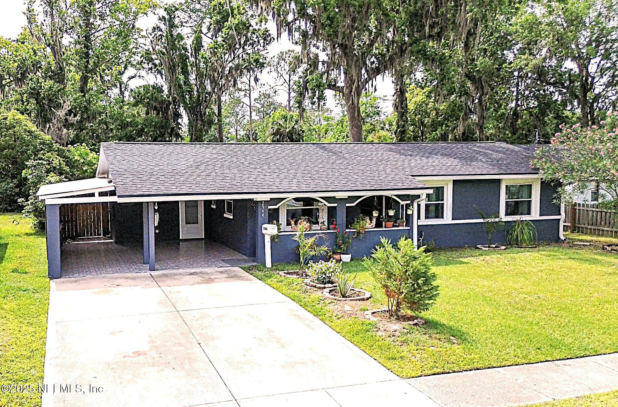 Property Photo: 2944 Melhollin Drive FL 32216