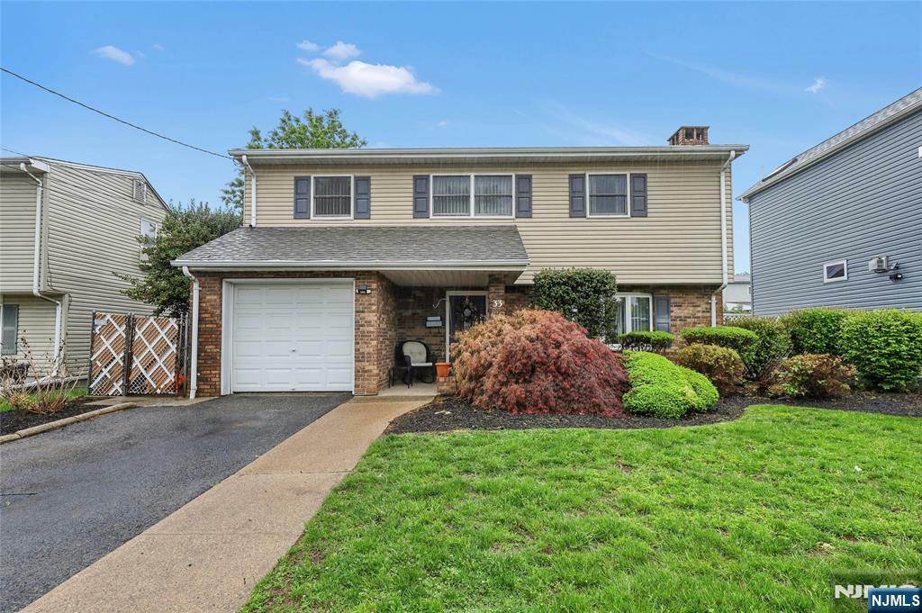 Property Photo: 33 Bobbink Terrace NJ 07073