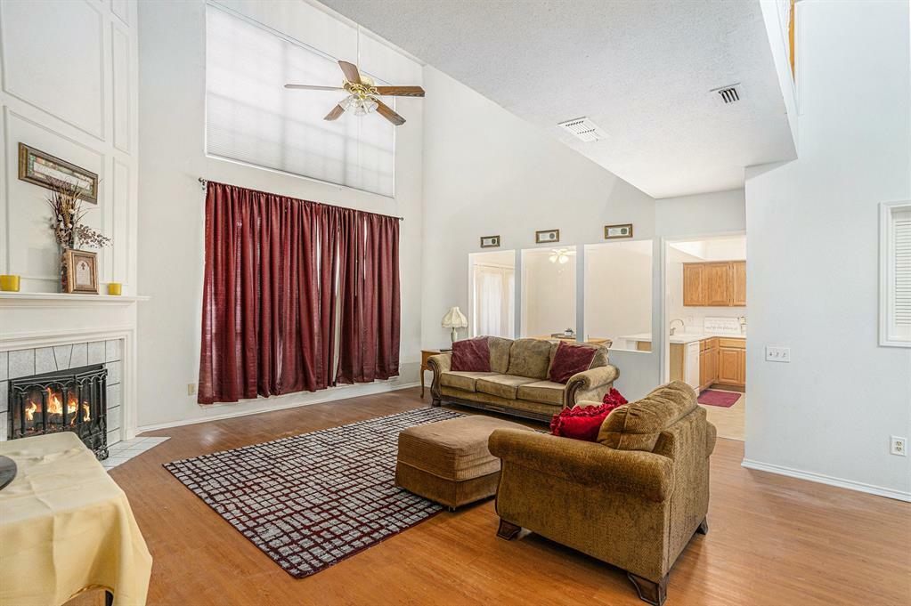 Property Photo: 6204 Pennsylvania Avenue TX 76017