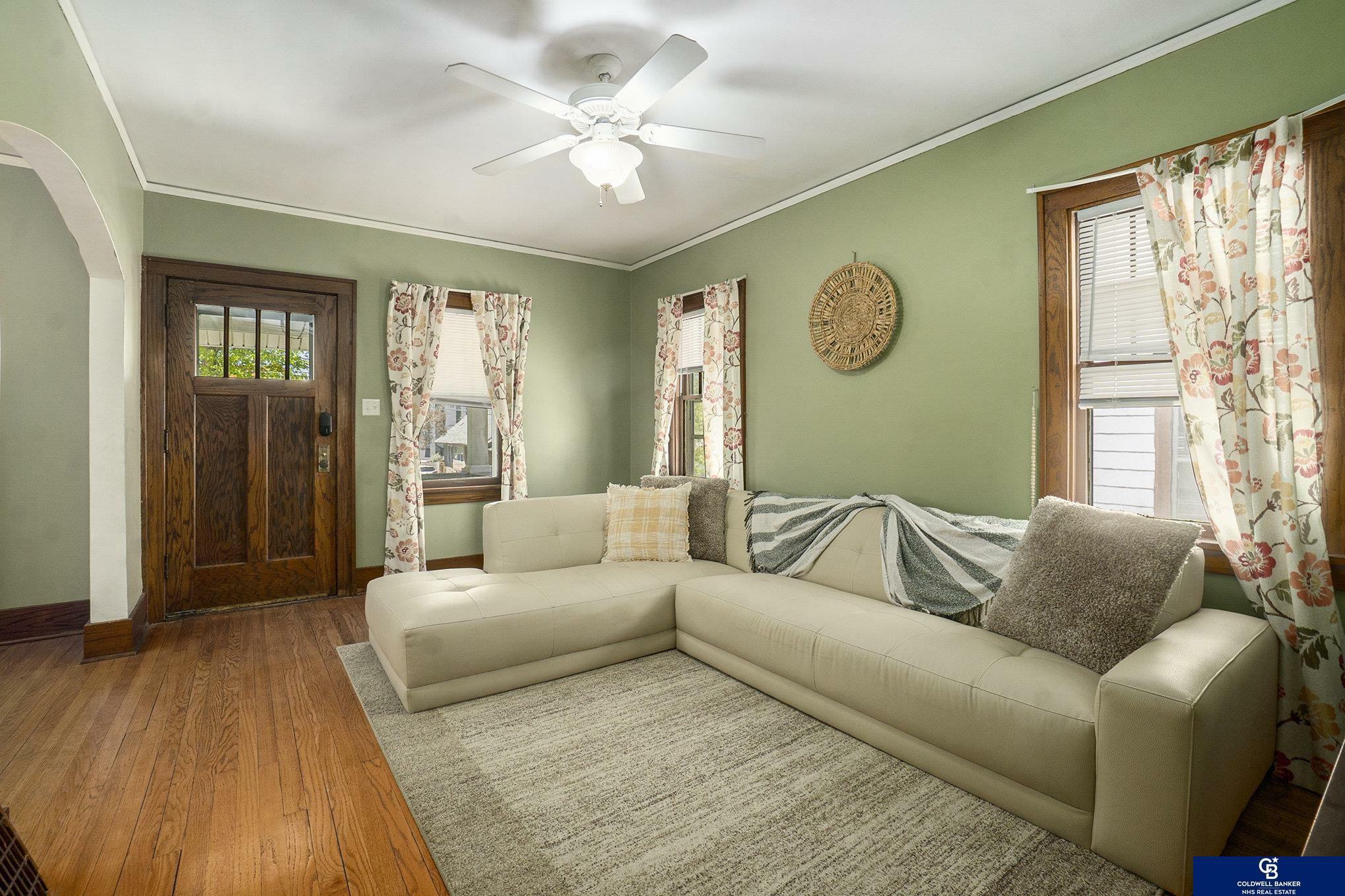 Property Photo: 1011 S 48 Street NE 68106