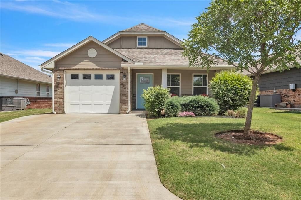 Property Photo: 216 N Walnut Street OK 73003