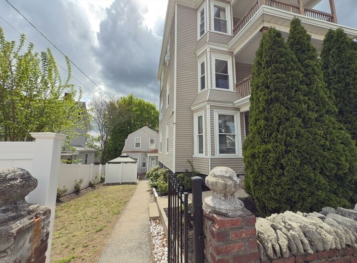 Property Photo:  168-170 High St  MA 01841 