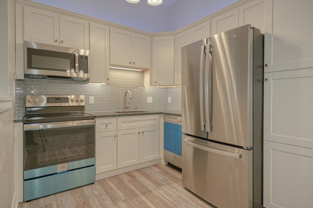 Property Photo: 74 Beach Street 6-9 MA 01801