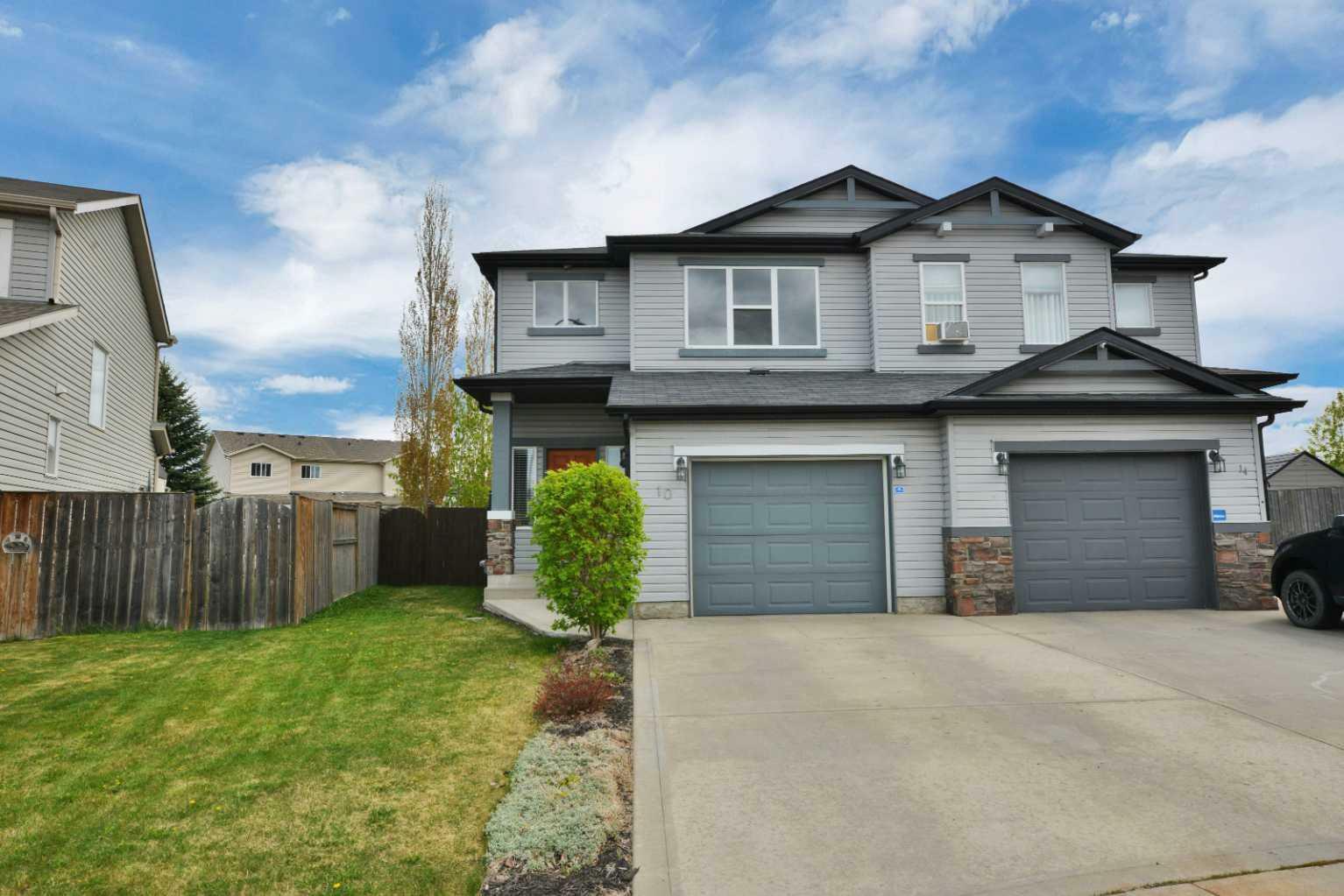 Property Photo: 10 Jade Place AB T4P 0G1