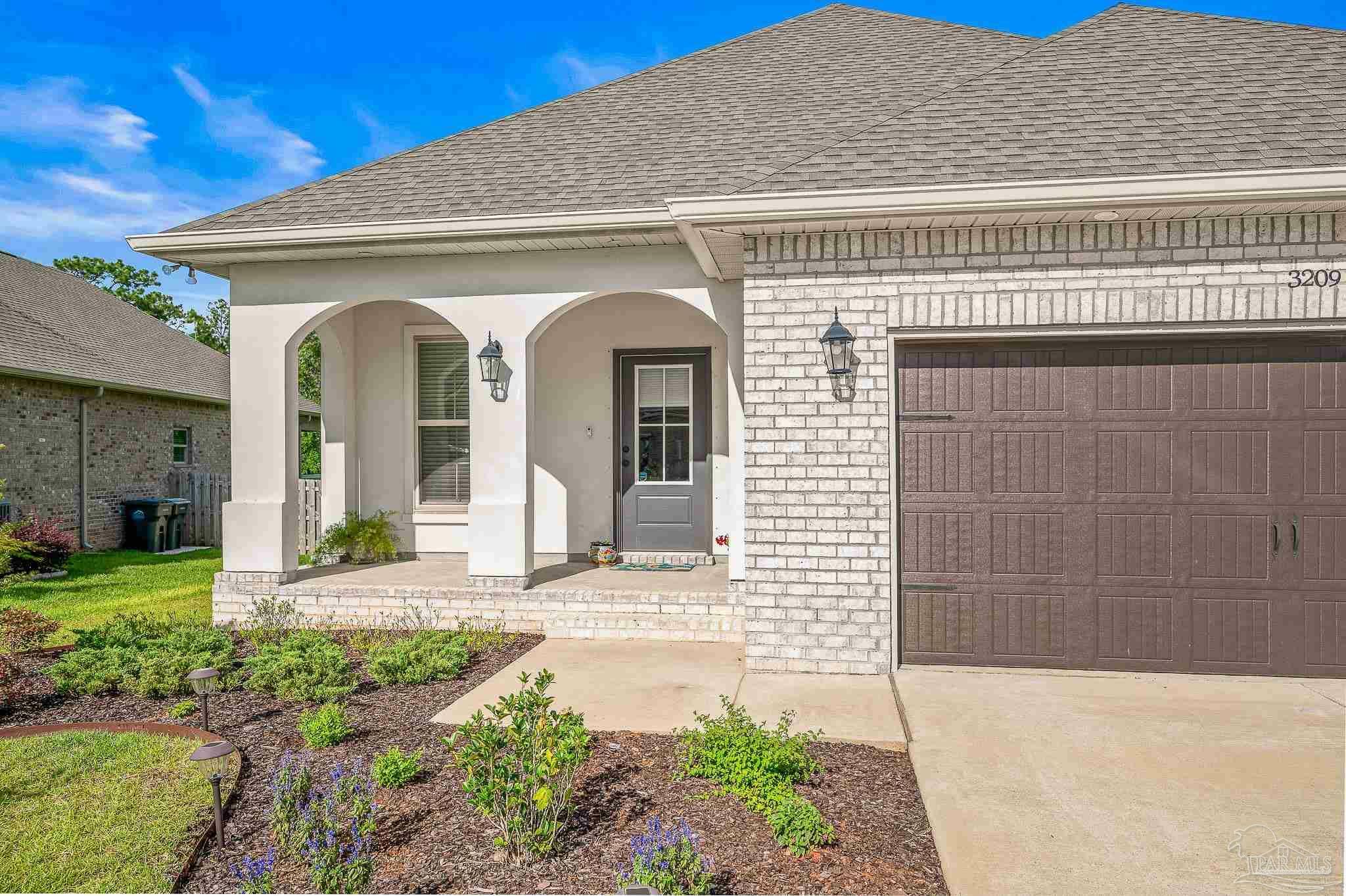 Property Photo: 3209 Mountain Laurel Tr FL 32533