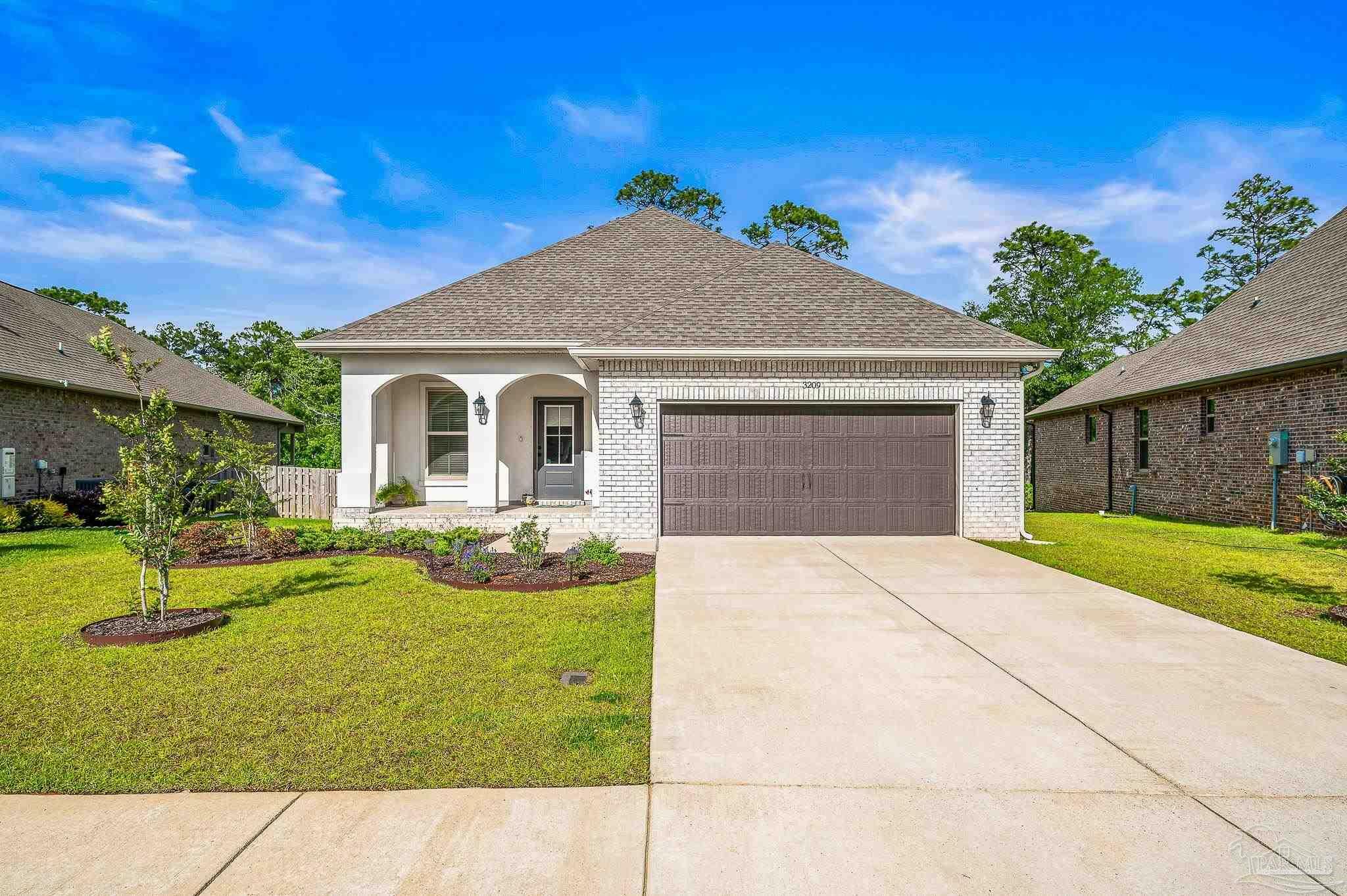 Property Photo: 3209 Mountain Laurel Tr FL 32533