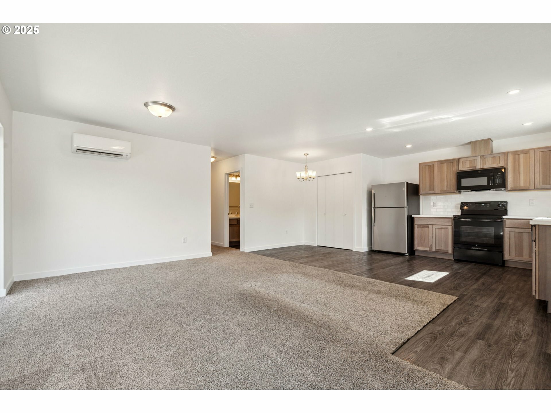 Property Photo: 1044 NE Emerald Dr OR 97838