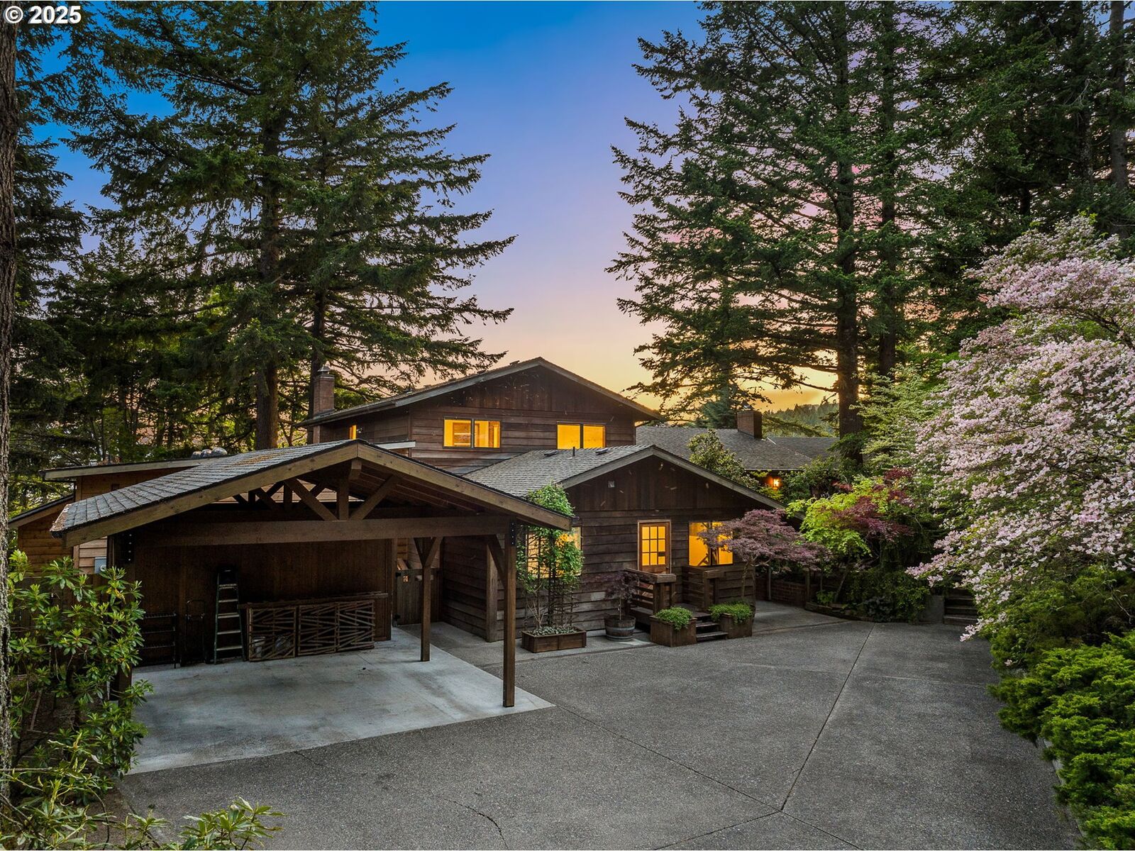 Property Photo: 142 Lyons Rd WA 98648