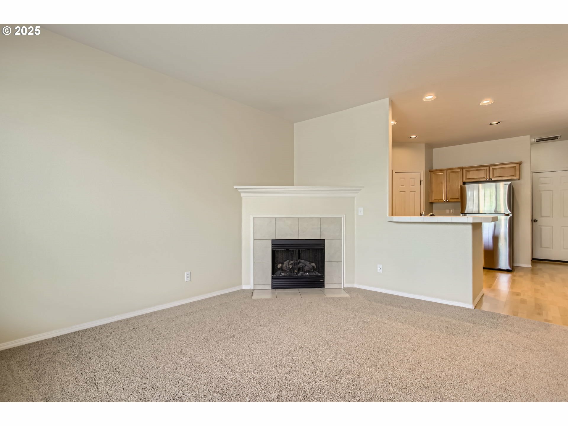 Property Photo: 2291 NW Oak Knoll Pl OR 97006