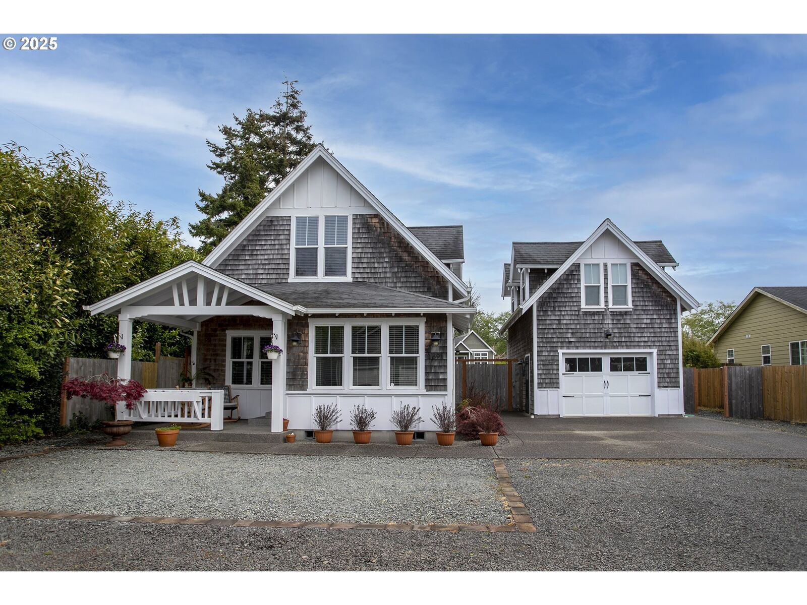 Property Photo:  1691 Heritage Rd  OR 97138 