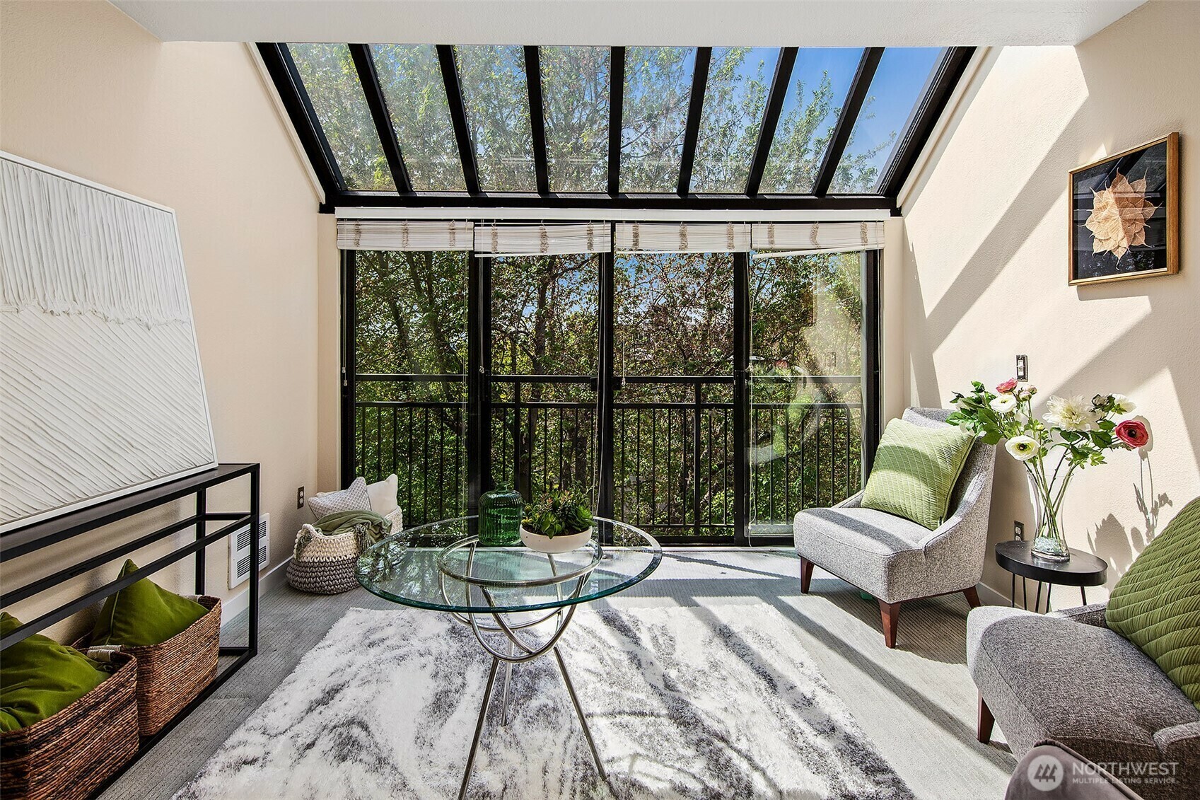 Property Photo: 275 W Roy Street 415 WA 98119