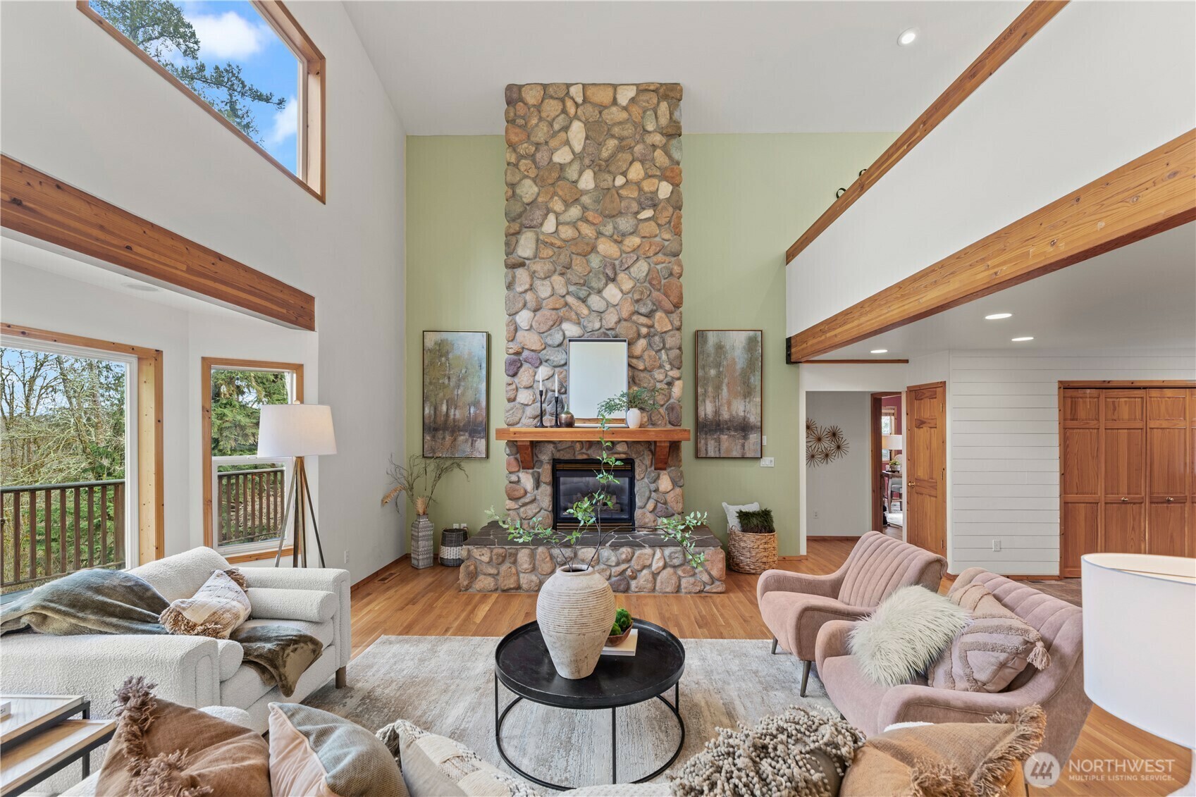 Property Photo: 21819 E Lost Lake Road WA 98296