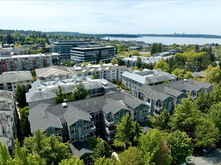 Property Photo: 521 7th Avenue 204 WA 98033