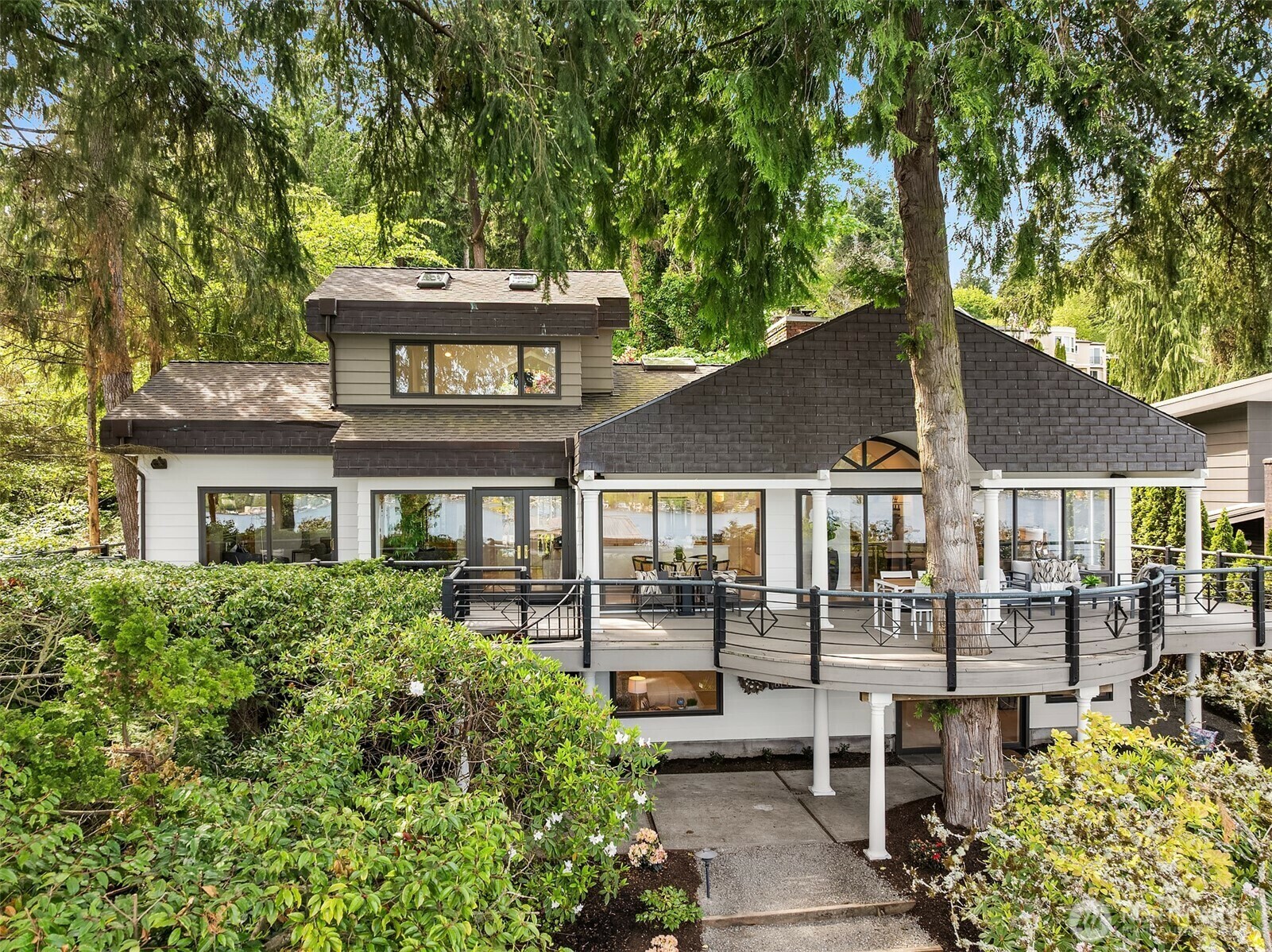 Property Photo: 6014 E Mercer Way WA 98040