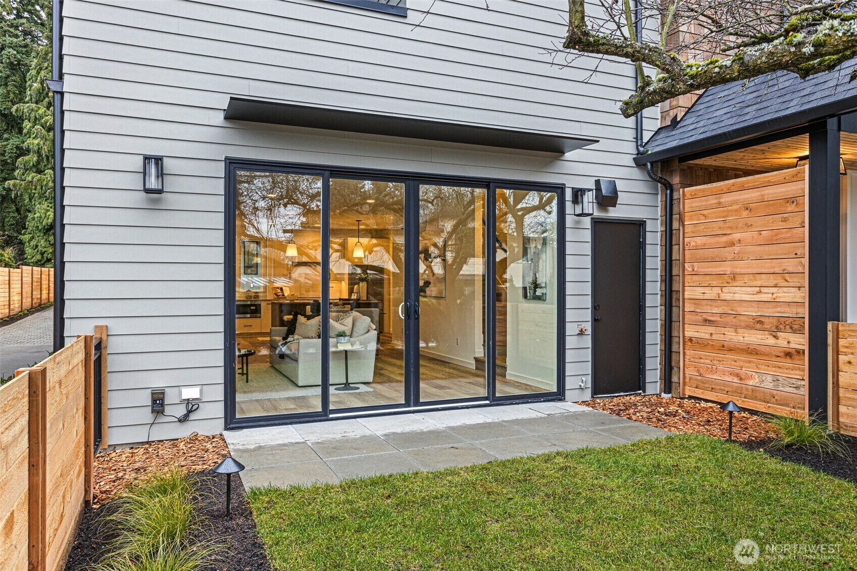 32  6th Street S B  Kirkland WA 98033 photo