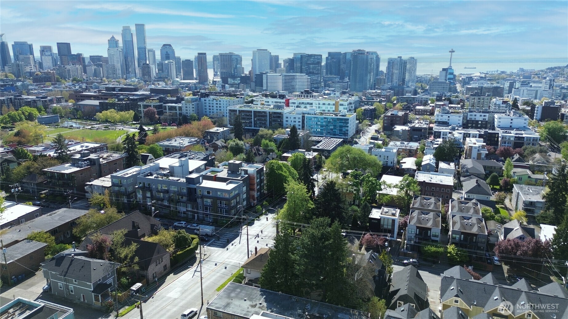Property Photo: 206 12th Avenue E WA 98102