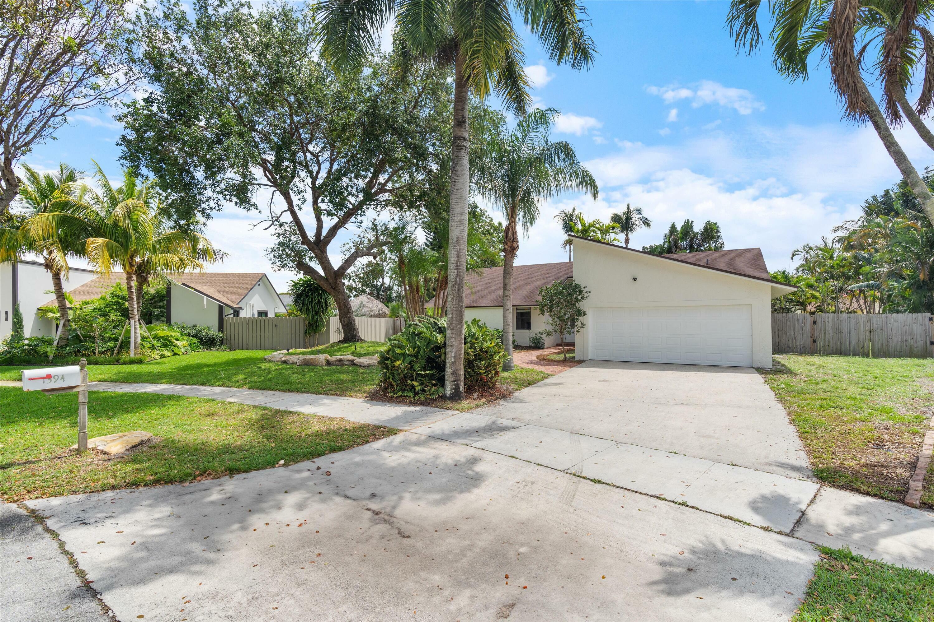 Property Photo: 1394 Gallinule Circle FL 33444