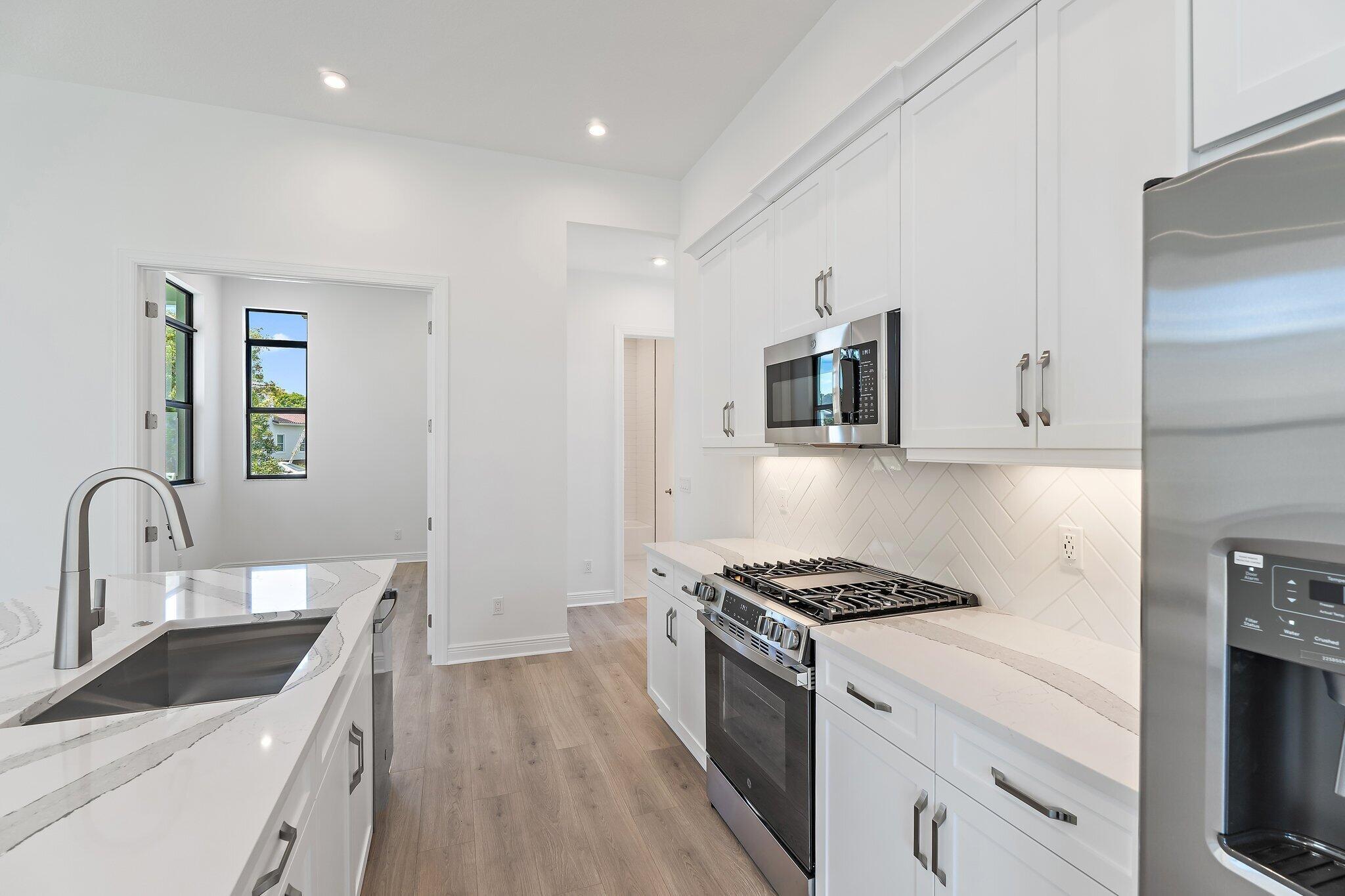 Property Photo: 308 SE Via Sangro FL 34987