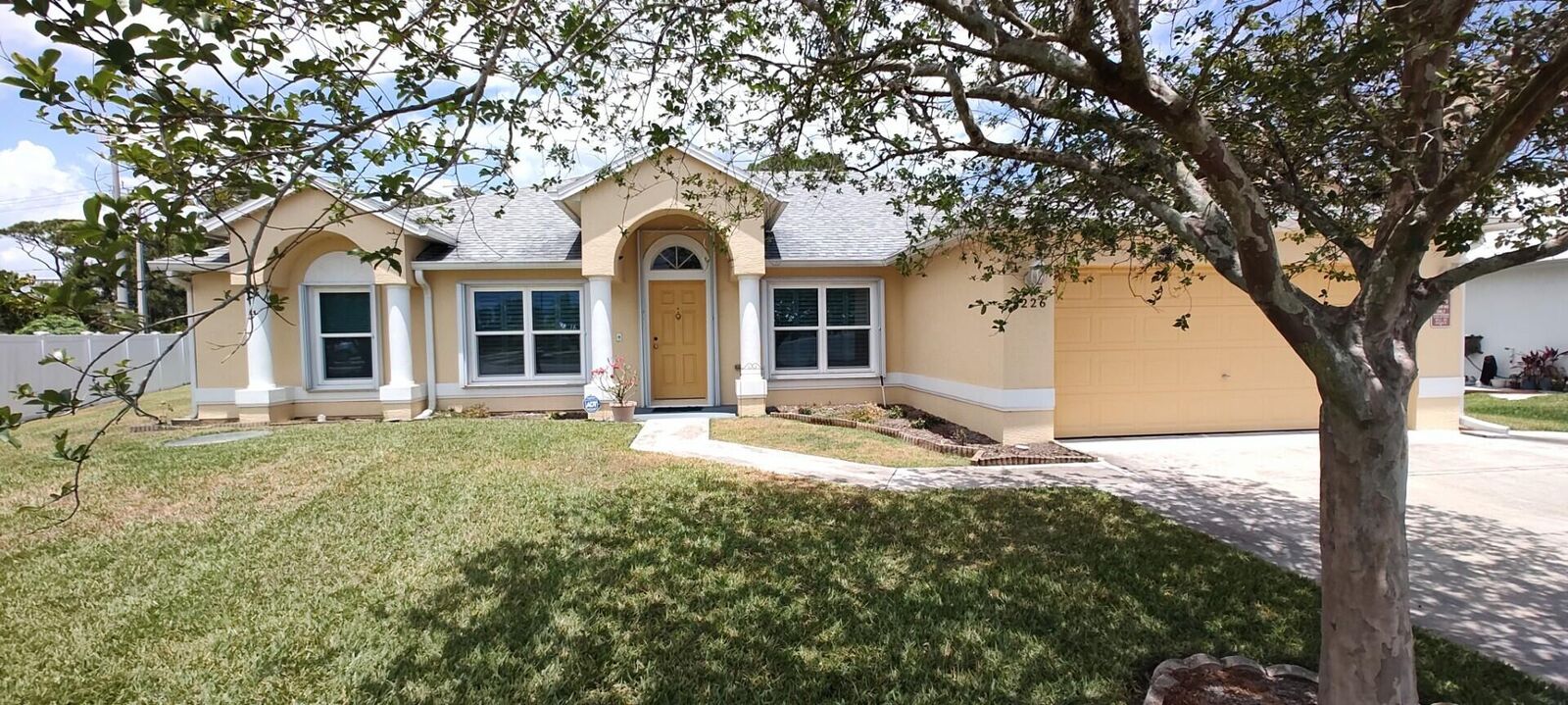 Property Photo: 5226 NW North Piper Circle FL 34986