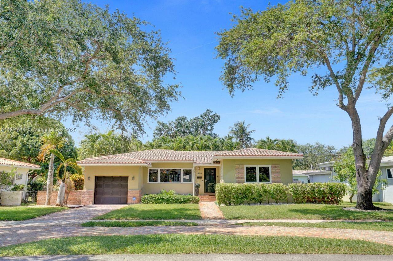 Property Photo: 825 NE 98th St FL 33138